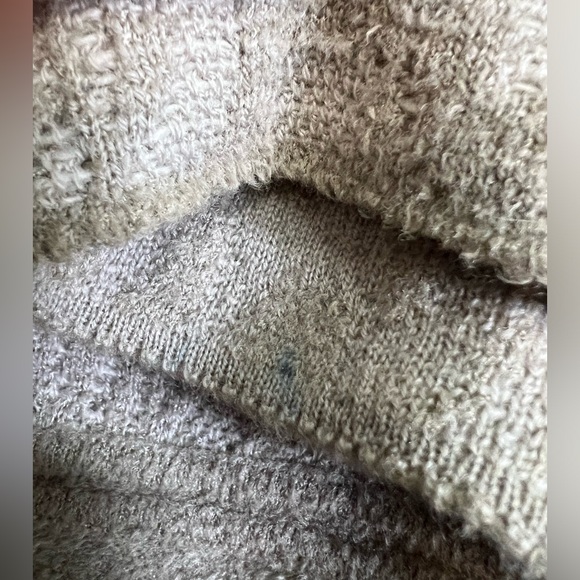 Armani Collezioni soft knit Ruffle neck Cardigan Sweater floral Jacquard body - Picture 3 of 11